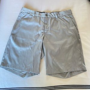 Men's Gray Nike Standard Fit Golf Shorts Size 34